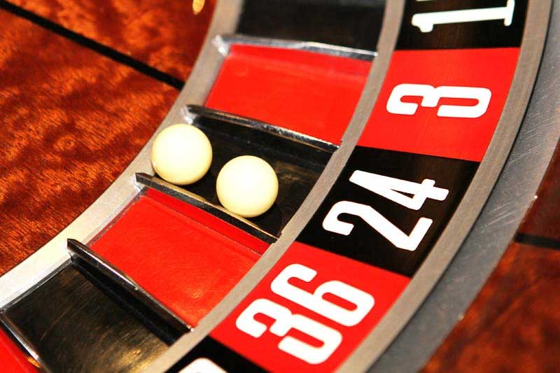 Double Ball vs. Roulette à bille unique : Qu'est-ce qui est le mieux ?
